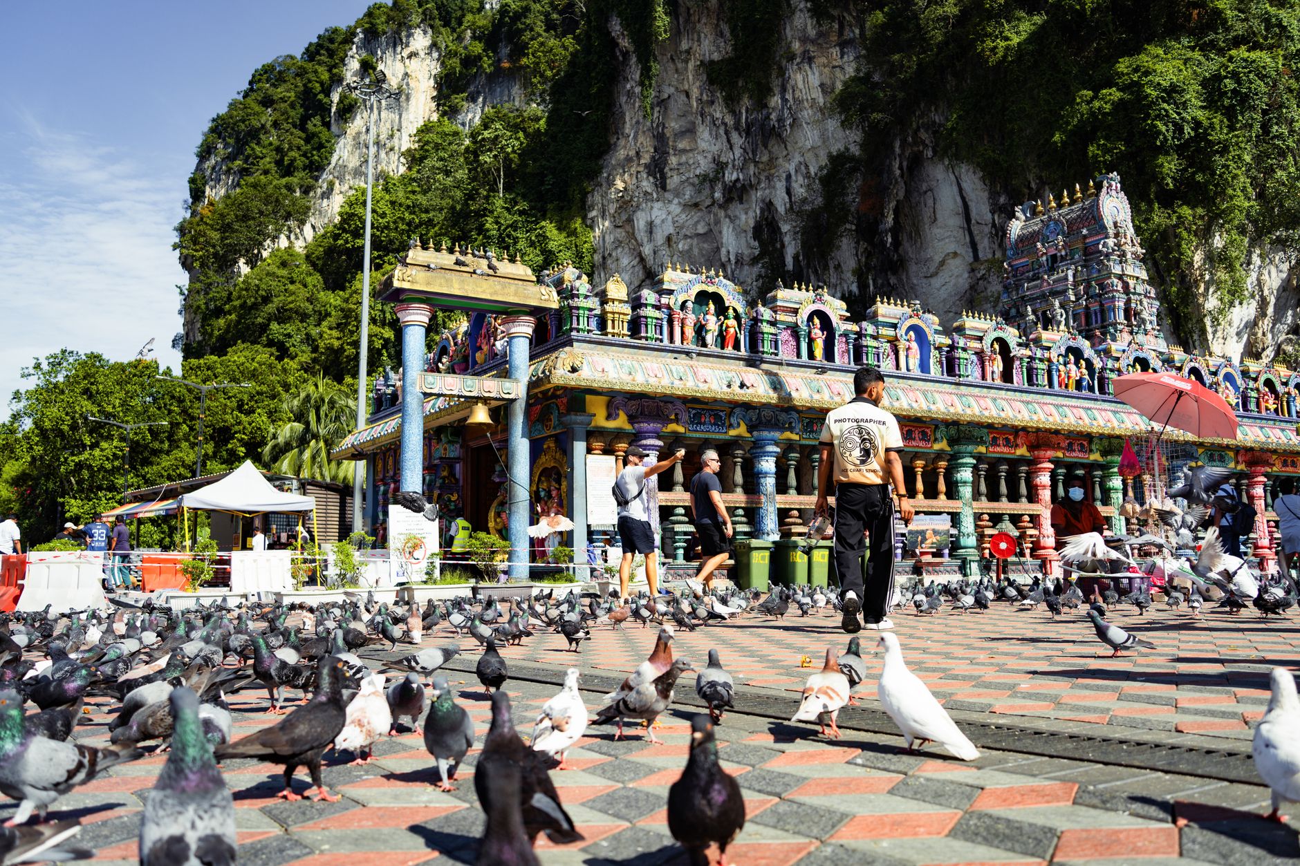 batu caves kuala lumpur staircase tourists