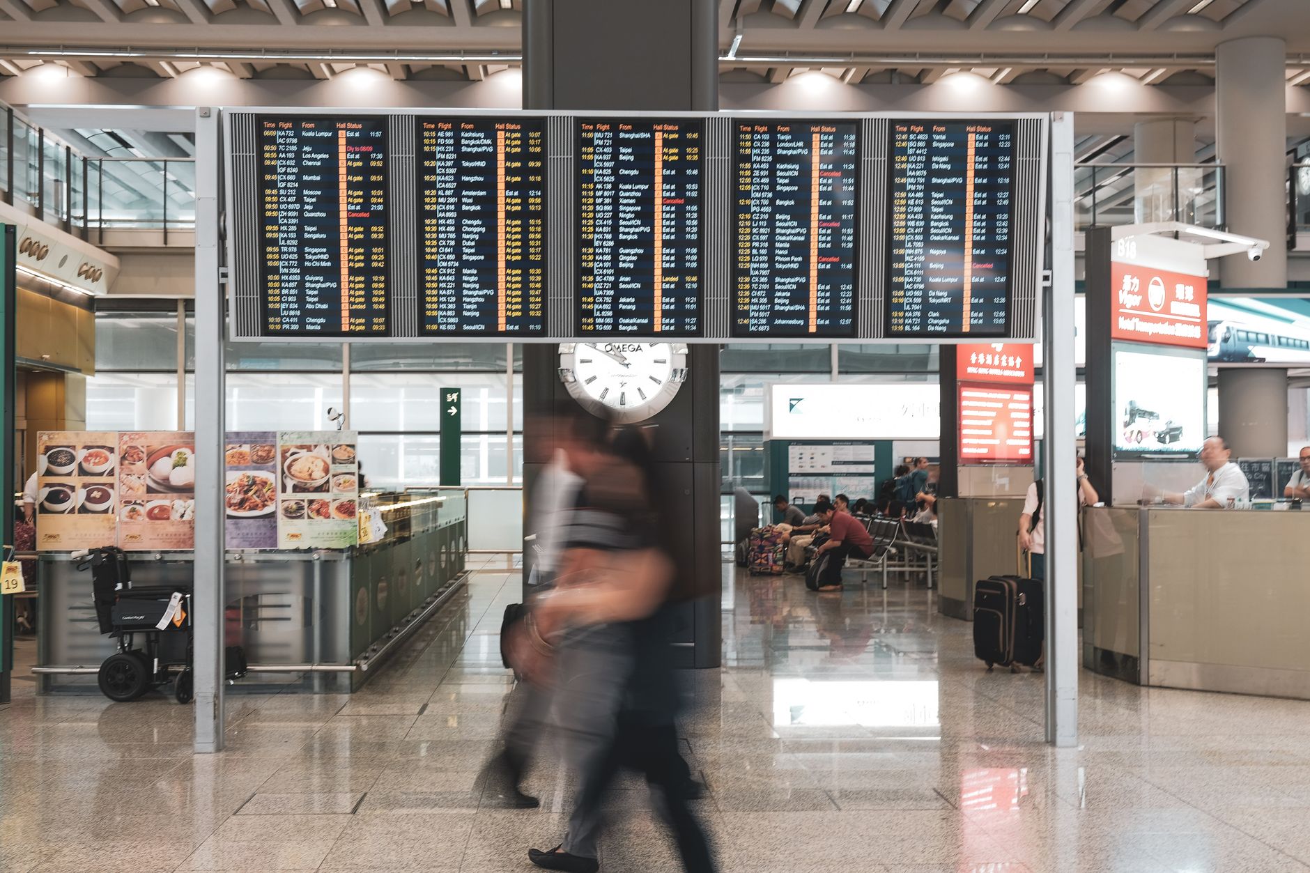 kuala lumpur international airport departure hall