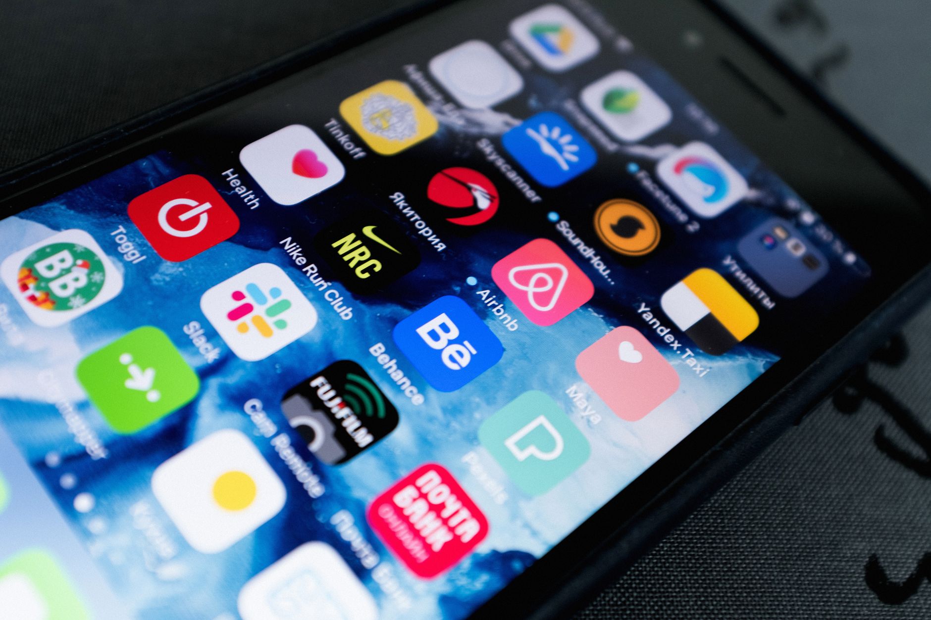 smartphone ride hailing app screen